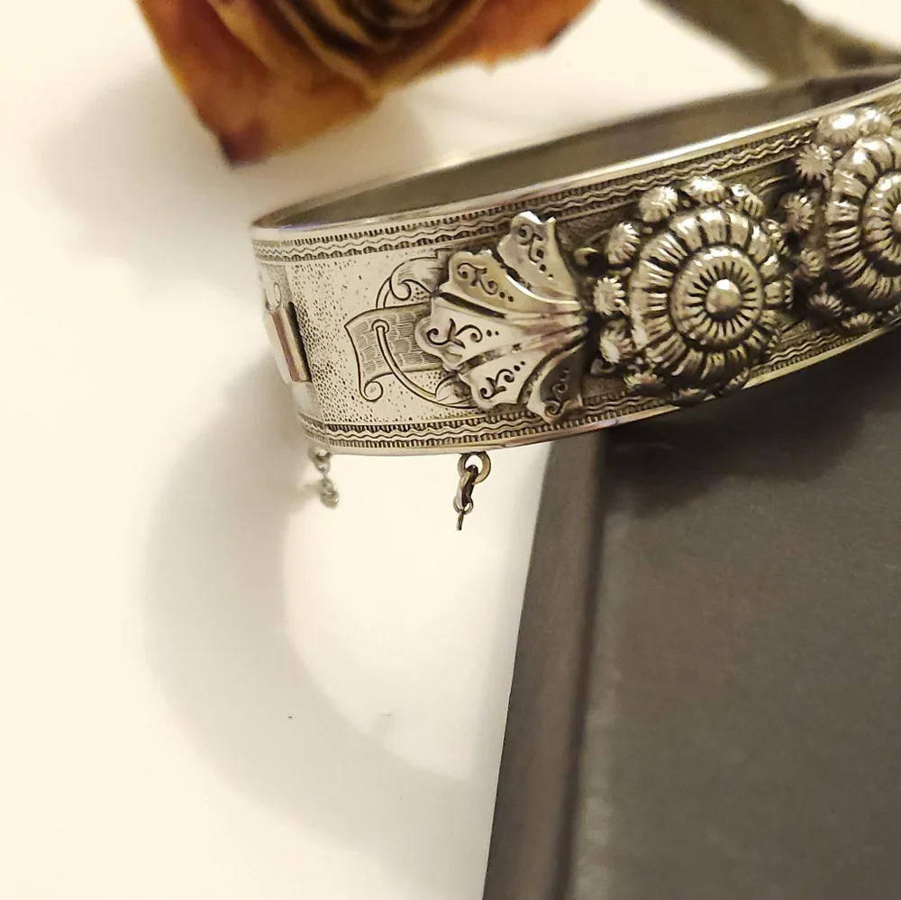 Vintage Silver Scroll & Floral Repousse Etched Hinged Bracelet Statement Piece